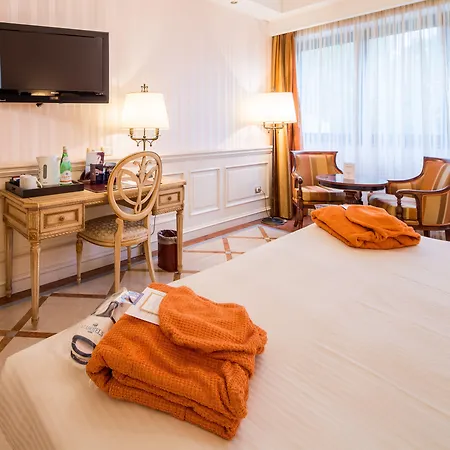 Отель Mercure Petriolo Siena Terme